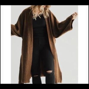 Carly Jean Los Angeles duster